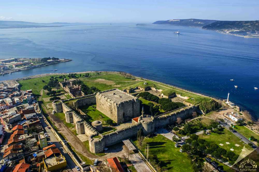 Çimenlik Castle and Nusret Mine Ship